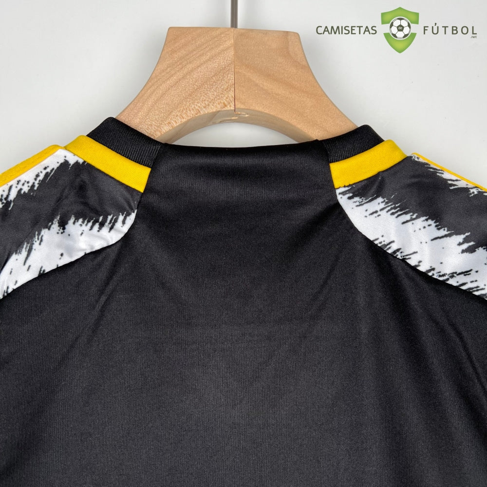 Equipaci??n Juventus 23-24, Local , Nio