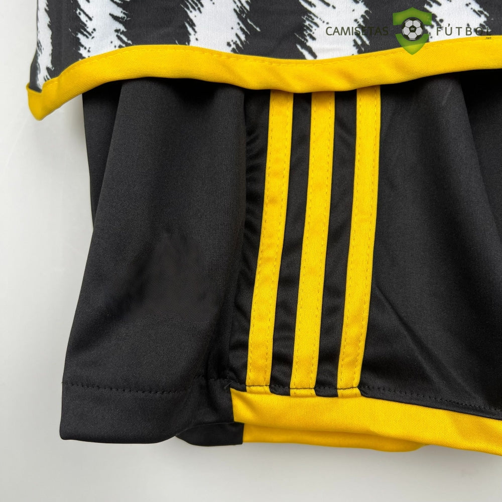 Equipaci??n Juventus 23-24, Local , Nio