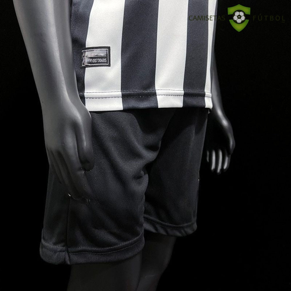 Equipaci??n Newcastle 23-24, Local , Nio