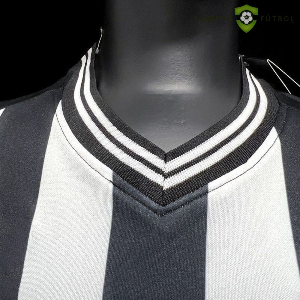 Equipaci??n Newcastle 23-24, Local , Nio