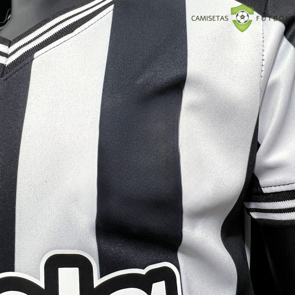 Equipaci??n Newcastle 23-24, Local , Nio